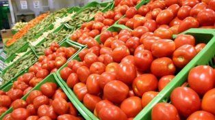 &nbsp;La inflación impacta en las verduras y frutas: El kilo de tomate se vende a $1.500, de piso