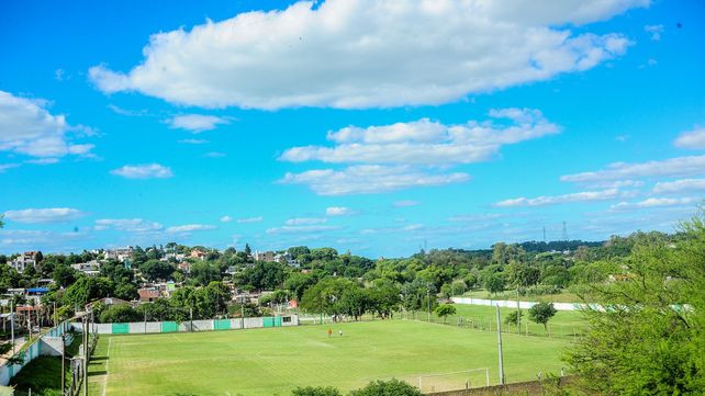 El predio del club se convirtió en una linda postal en el ingreso a Paraná.&nbsp;