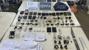 El secuestro de celulares, cables USB y cuadernos con anotaciones. Los detenidos administraban la red que vendía drogas sintéticas.