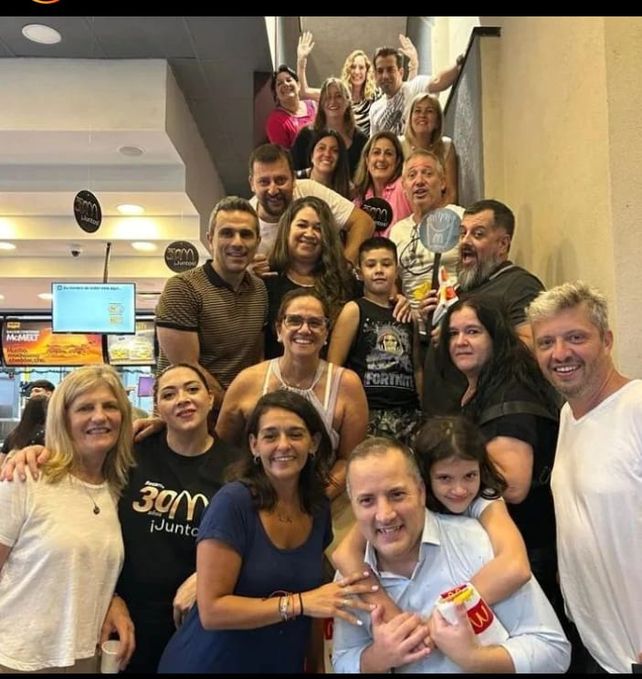 Los primeros trabajadores de McDonald´s que fueron el pasado 14 de diciembre al festejo por los 30 años del local.