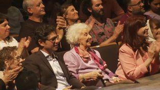 Estela de Carlotto se pronunció por la unidad del peronismo y logró acercar, al menos para la foto, a Cristina Kichner con Axel Kicillof.