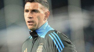 Emiliano Martínez: La Bombonera es más chica que la cancha de River.