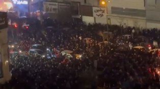 En medio de la escalada de protestas, Irán cortó el acceso a internet