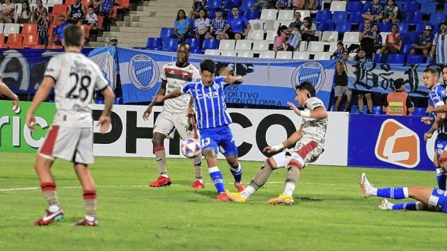 Godoy Cruz se quedó con el triunfo ante Colón en el final.