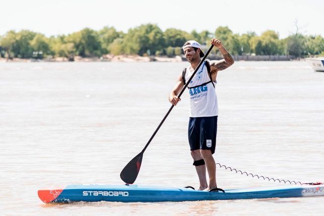 Pancho Giusti llegando a la costa después de mucho esfuerzo.&nbsp;