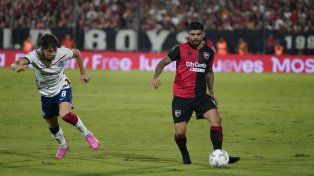 Ever Banega jugó solo un rato en la Copa Argentina, para cuidarlo y que sea titular en Newells en su visita a Vélez.