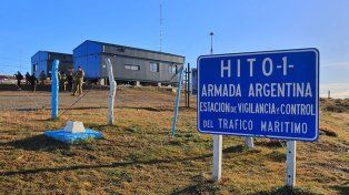 La Armada instaló paneles solares en Tierra del Fuego, se pasó del límite y generó controversias con Chile