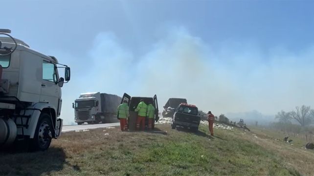 El choque se produjo este viernes a la mañana a pocos kilómetros del puente Rosario-Victoria.