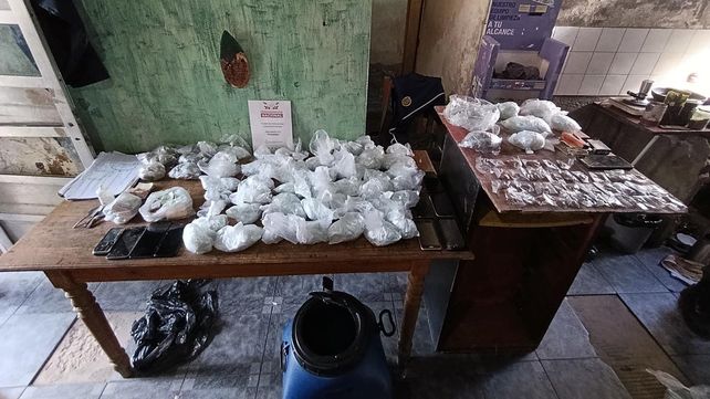 En la requisa los gendarmes hallaron más de un kilo y medio de cocaína y unos 570 gramos de marihuana