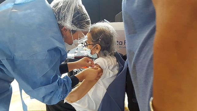 Si logramos inmunizar a los mayores en Santa Fe reduciremos la mortalidad en un 85%