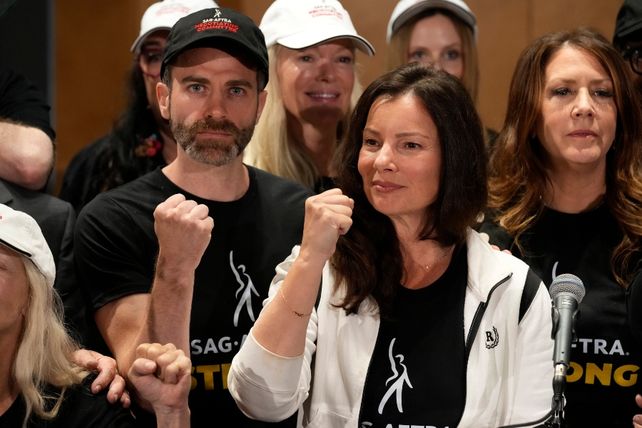 La niñera, al frente de la primera huelga de actores de Hollywood en 40 años