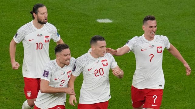 Todos los jugadores de Polonia con Zielinski