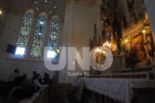 Cientos de santafesinos participan de la fiesta de la Virgen de Guadalupe