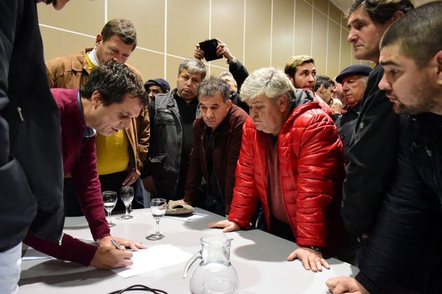 Empresarios de la madera debatieron propuestas con funcionarios para salvar al sector de la crisis