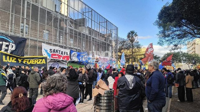 Rechazo al proyecto de ley sobre propiedad privada en la explanada de El Molino Fábrica Cultural.