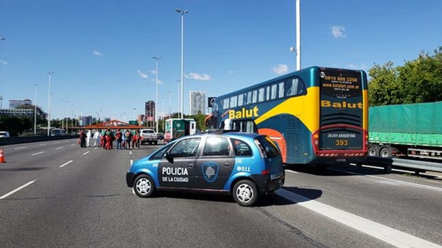 Coronavirus: detuvieron a un micro que viajó desde Jujuy a Buenos Aires