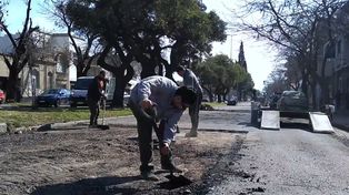 Continúa el plan de bacheo en la ciudad, ahora en Aristóbulo del Valle