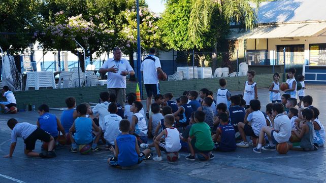 Club Libertad, sueños anarquistas en Barrio Azcuénaga