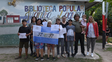 El grupo de estudiantes aprende a leer y escribir en un anexo que funciona en la Biblioteca Popular Juanito Laguna, en el barrio Santa Lucía del oeste de Rosario.