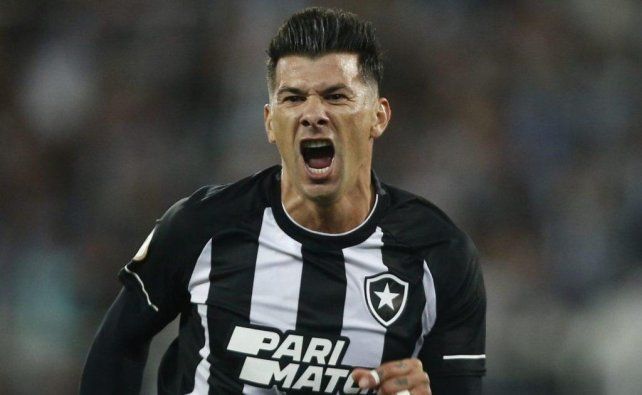 Víctor Cuesta será nuevo defensor de Newells.