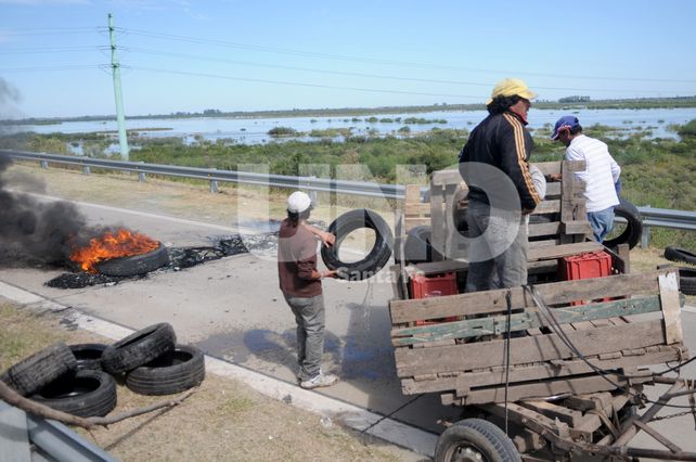 El corte en la Circunvalación Oeste es en ambas manos.
