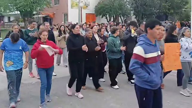Piedras Blancas marchó por justicia para una joven abusada.&nbsp;Imagen: Piedras Blancas hoy.