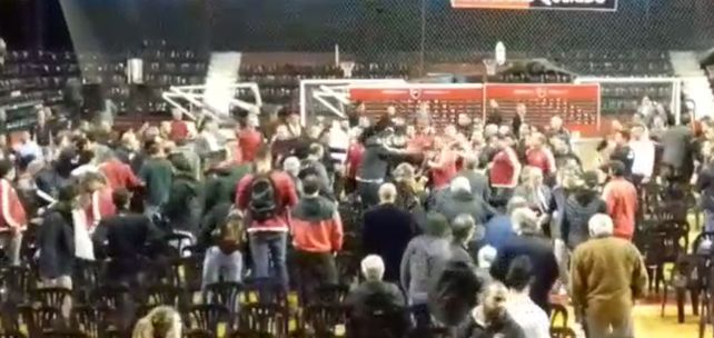 Serios incidentes, golpes y corridas en la asamblea de Newells que se suspendió