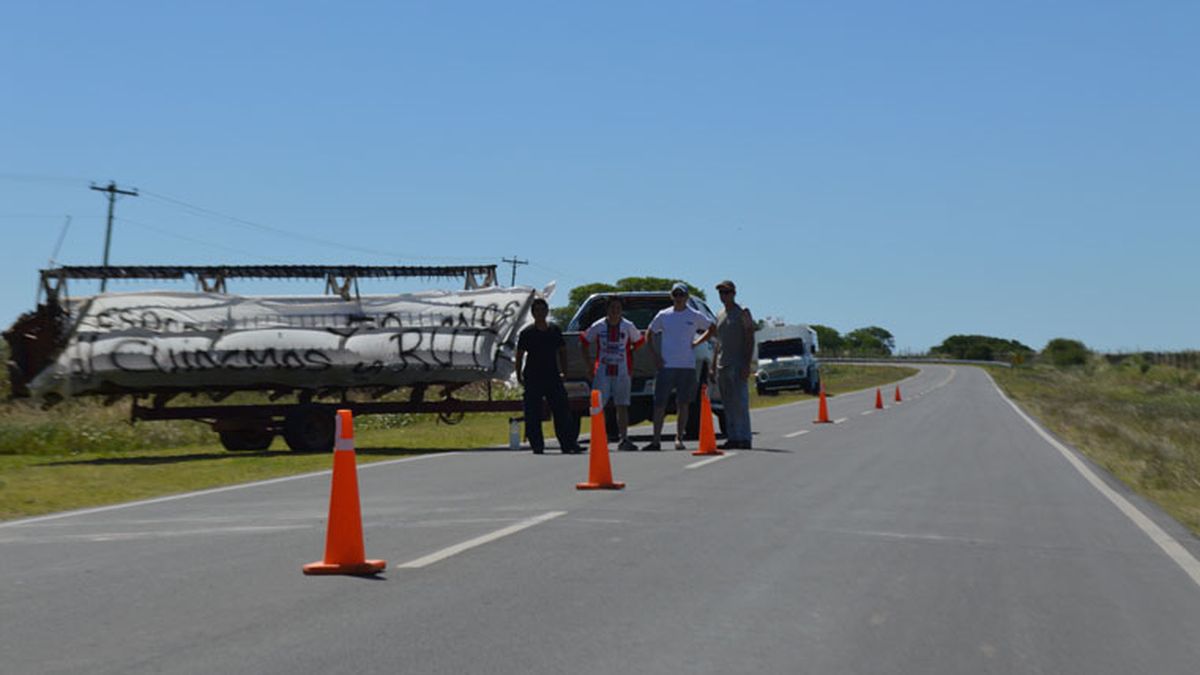 Seguí: corte y bacheo en la ruta provincial 35