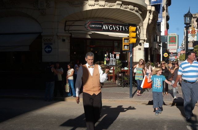 Un recorrido por la Rosario de los 70 de la mano de Héctor Ansaldi