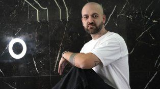Maximiliano Carreras dirige el Studio Orbe junto a su socio Ezequiel Serravalle. Desde allí se consolidó como un referente del microrrealismo.