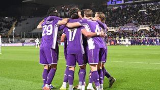 Conference League: Fiorentina goleó a Jagiellonia Białystok y está cerca de los octavos de final