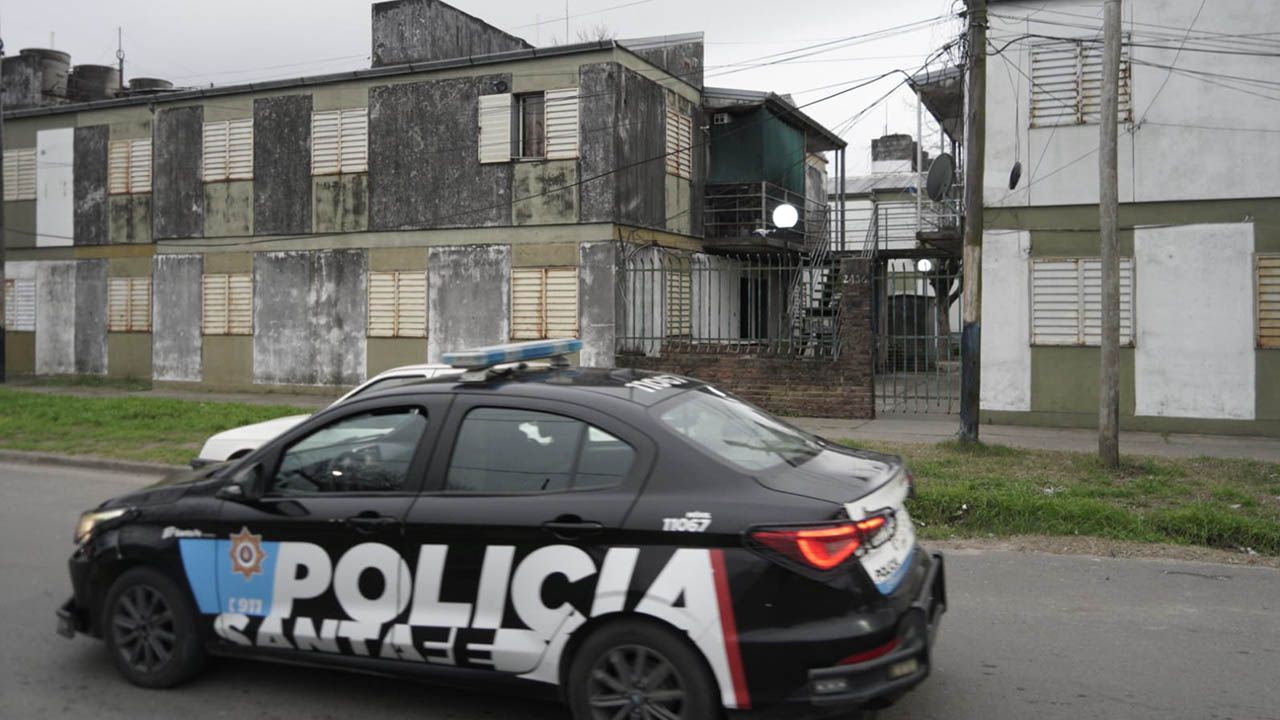 La Capital | Un crimen entre las tribunas de Central y Newells: mataron a tiros a un barrabrava