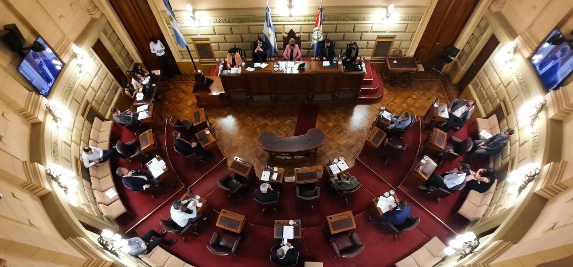 Listado completo de los 9.842 subsidios que repartieron los senadores provinciales en 2021