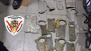 Las placas y herrajes robados en el Cementerio La Piedad.&nbsp;