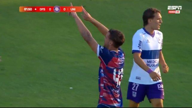 El festejo de gol de Emilio Giaccone en el partido ante Defensor Sporting