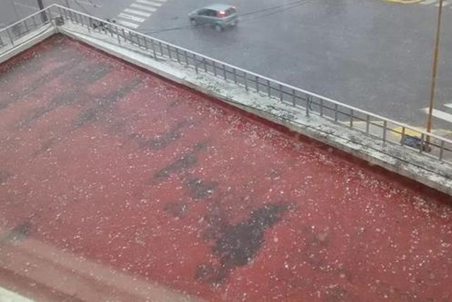 Las piedras que cayeron en la ciudad. @Francisco Szeifert