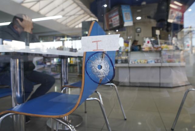 Este viernes por la noche fue atacado a balazos el minimarket de la estación de servicio YPF ubicada en Arijón y Moreno.&nbsp;