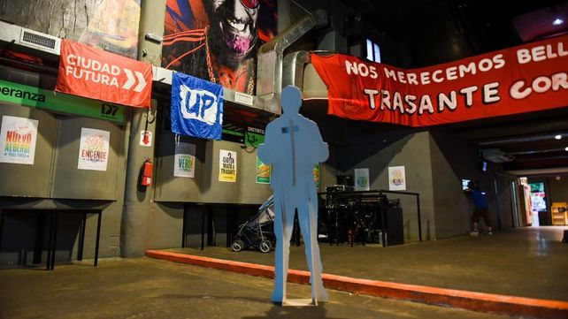 Una gigantografía de Monteverde en Distrito7.