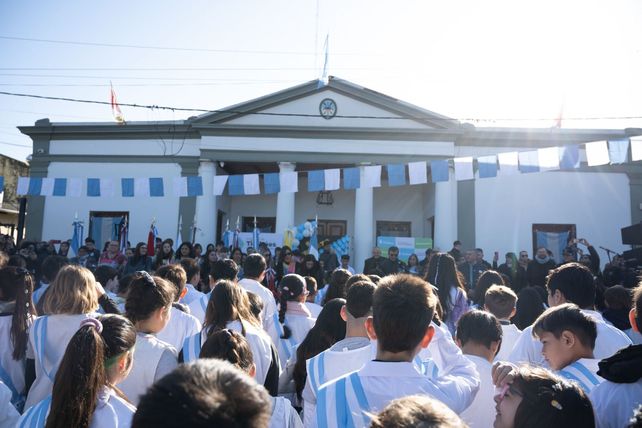 Sí, prometo: alumnos de 4° grado de las escuelas de Timbúes, realizaron la promesa de lealtad a la bandera