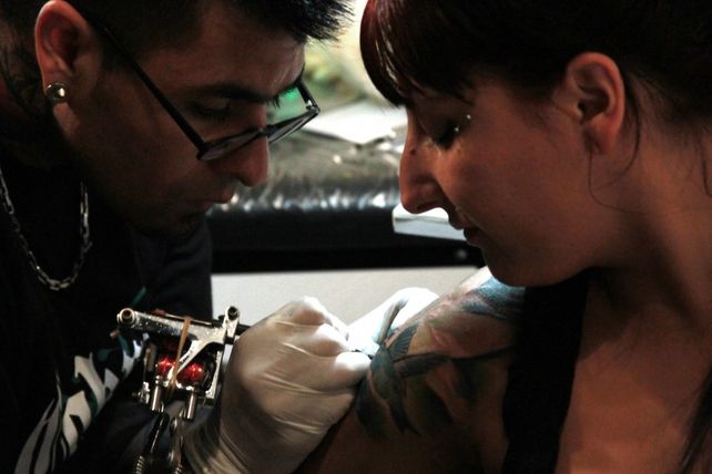 Vuelven los cursos para tatuadores de manera presencial.