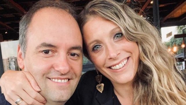Manuel Adorni aseguró que su pareja fue invitada y su embarco no generó un costo adicional para el Estado