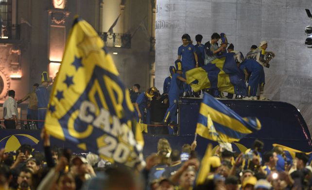 Central campeón: las imágenes de la fiesta gigante que el Canalla armó al pie del Monumento