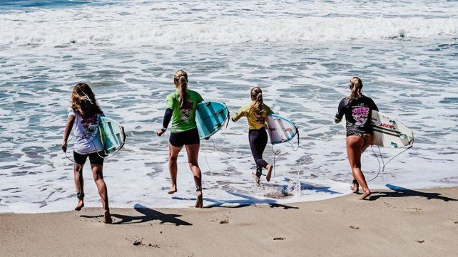 Las chicas al agua. El crecimiento de la rama femenina es notorio.