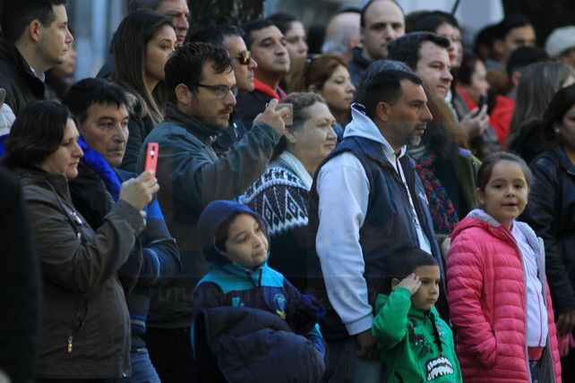 Todo el color del desfile del 25 de Mayo, en Paraná