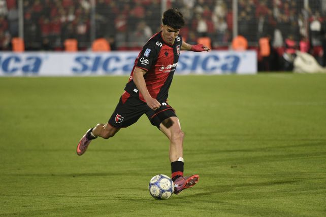 Martín Ortega cumplió como lateral derecho en la victoria de Newell's ante Banfield.