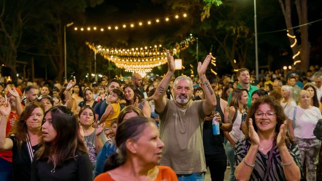 El festival Funes Vibra se realizó por sexta ocasión el sábado 14 de diciembre de 2024 y reunió a más de 20.000 personas.