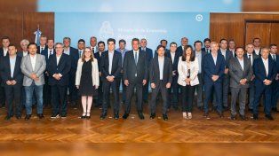 La foto del ministro de Economía, Sergio Massa, junto a gobernadores de todo el país.&nbsp;