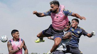 El goleador de Boca Milton Giménez sufrió una lesión y está en duda para jugar el clásico ante River.