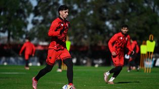 Walter Mazzantti, uno de los pocos que cumplió en el primer semestre en Newells, sería titular.