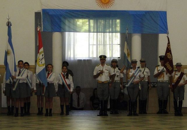 El Director felicitó a los cadetes de Vto. año por el trascendente logro alcanzado.